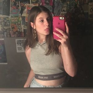 Meet your Posher, Olivia